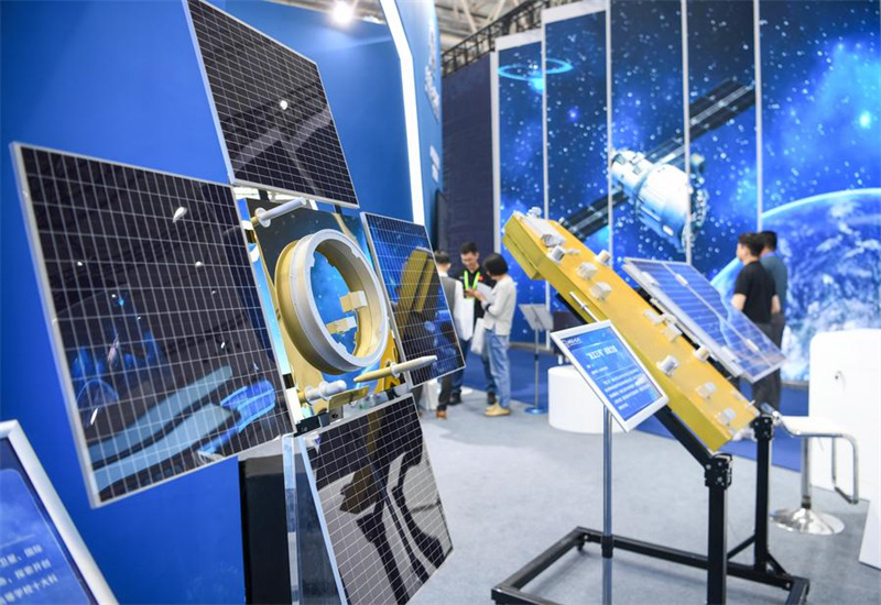 Exposi??o realizada em Wuhan, centro da China, comemora Dia do Espa?o da China