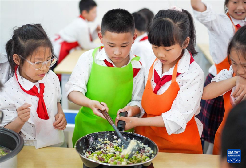 China realiza atividades para celebrar Dia Internacional do Trabalho