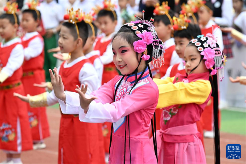 China realiza atividades para celebrar Dia Internacional do Trabalho