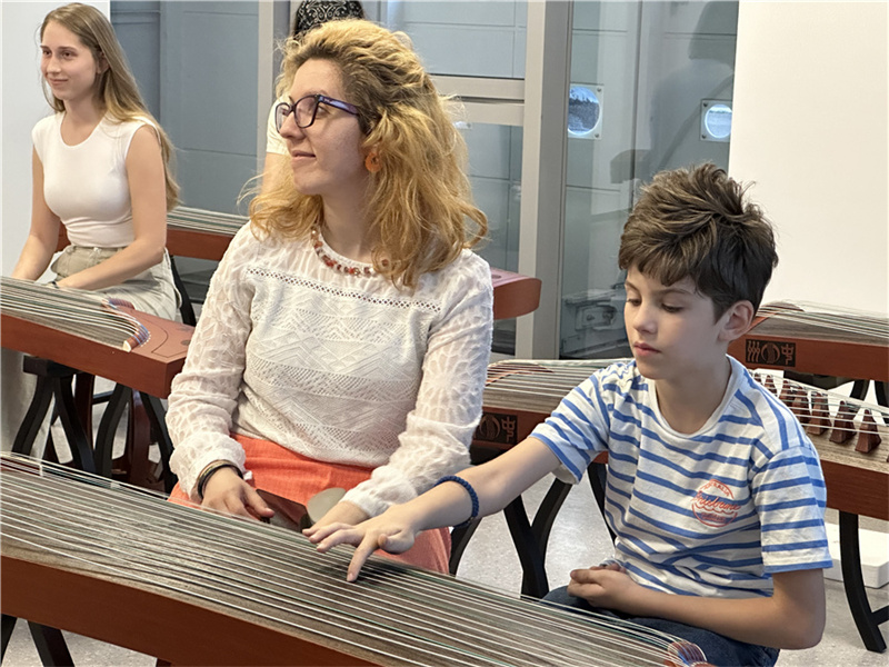 Galeria: cursos do Centro Cultural Chinês em Belgrado populares entre a popula??o local