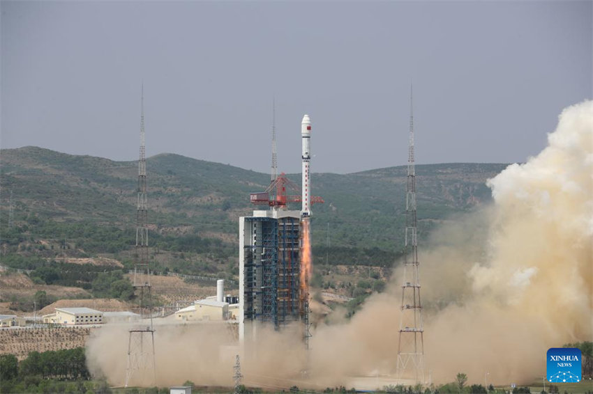 China envia quatro satélites ao espa?o