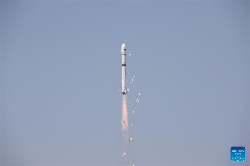 China envia quatro satélites ao espa?o