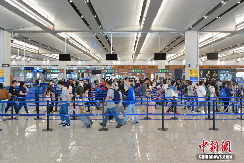 Fluxo de passageiros da Ponte Hong Kong-Zhuhai-Macau ultrapassa 10 milh?es em 2024