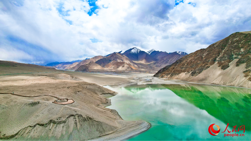 Galeria: fascinante paisagem do lago Baisha em Xinjiang