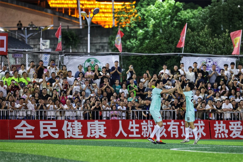 Kaká chega a Guiyang para assistir à 