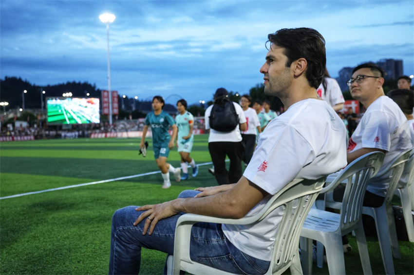 Kaká chega a Guiyang para assistir à 