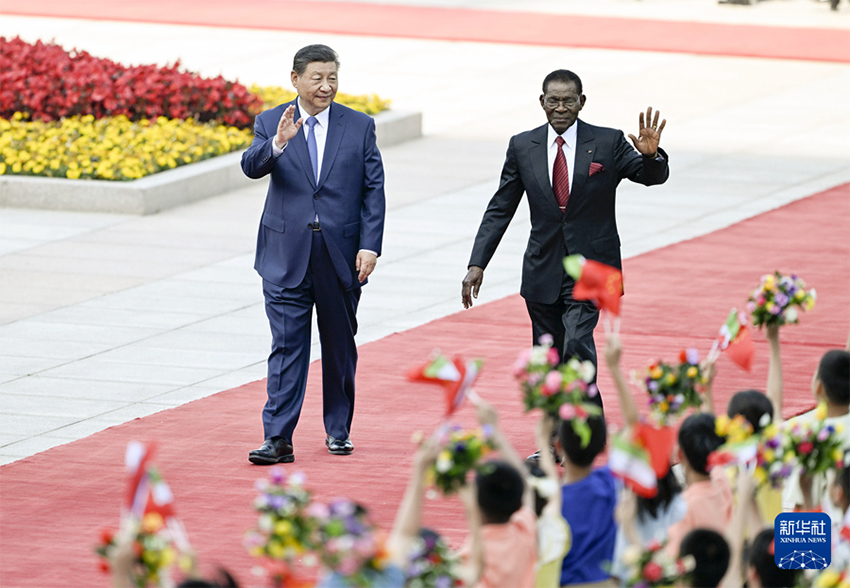 Presidentes da China e da Guiné Equatorial conversam e elevam la?os