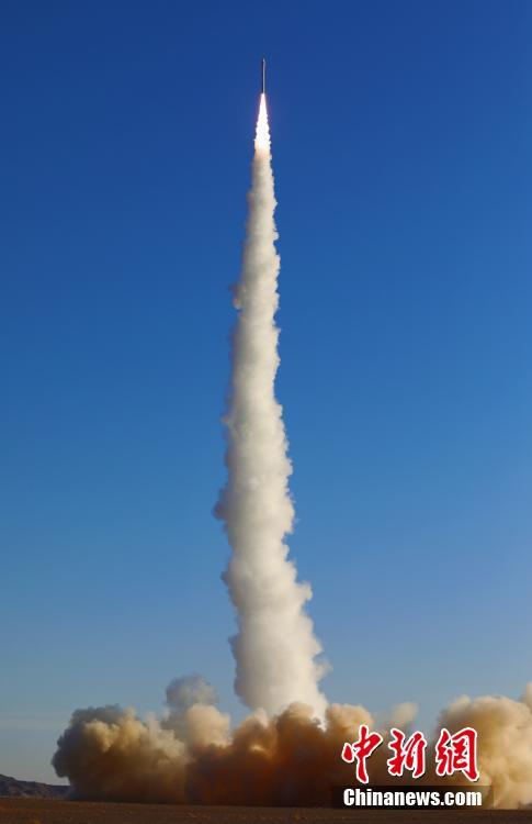 Foguete chinês lan?a 5 satélites ao espa?o