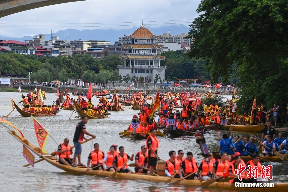 Hunan: corrida de barcos do drag?o bate recorde do Guinness World Records