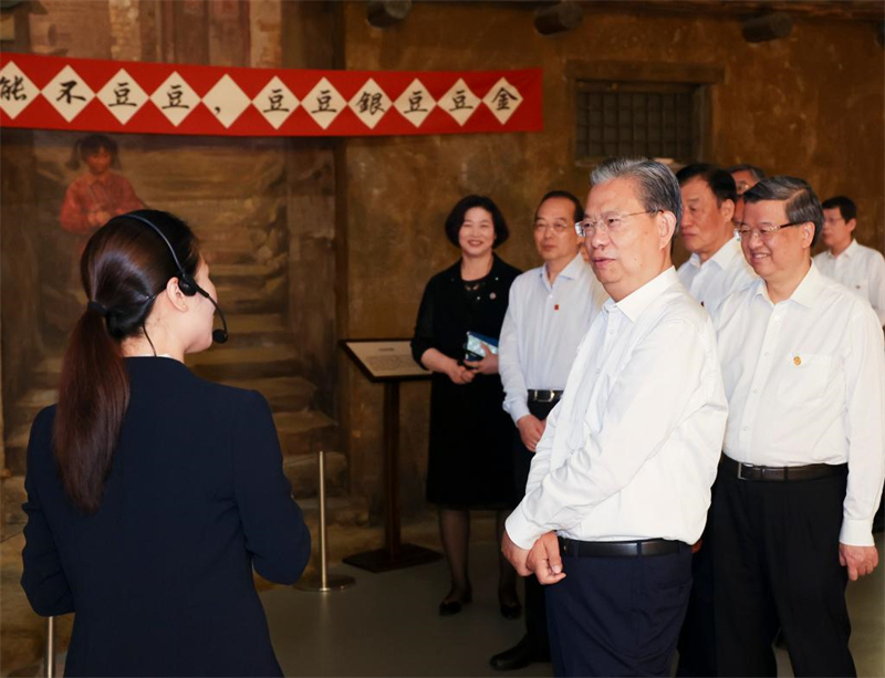 Chefe do Legislativo chinês destaca trabalho de alta qualidade das assembleias populares