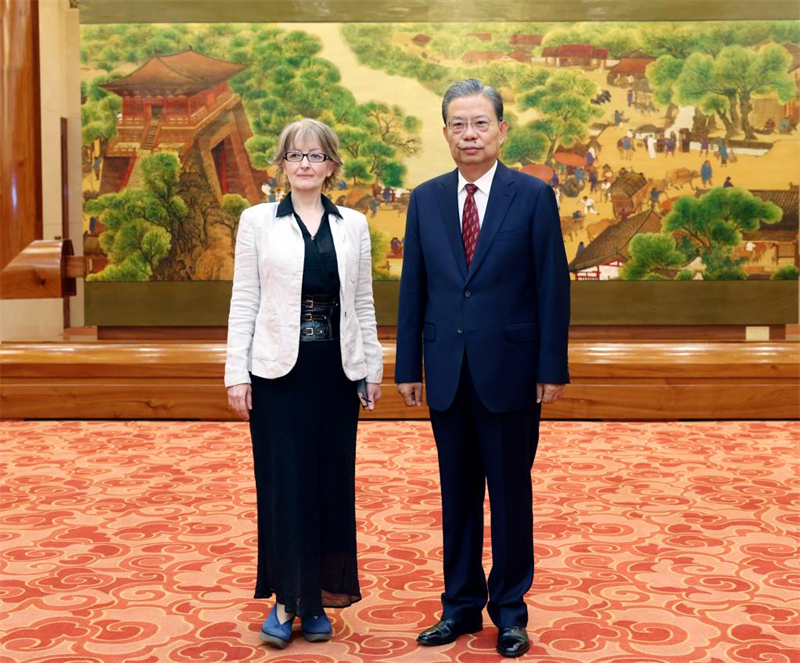 Chefe do Legislativo chinês se reúne com delega??o parlamentar sérvia