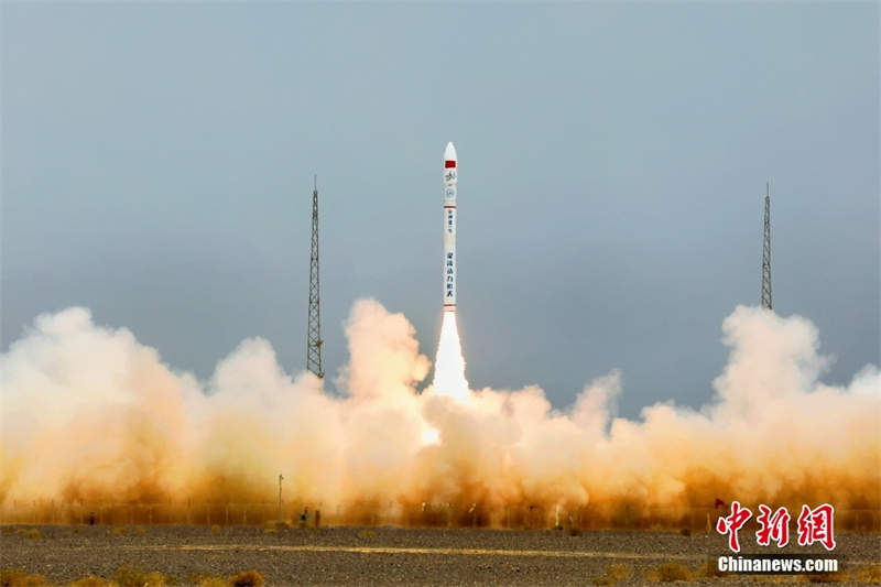 Foguete comercial chinês CERES-1 lan?a 3 satélites