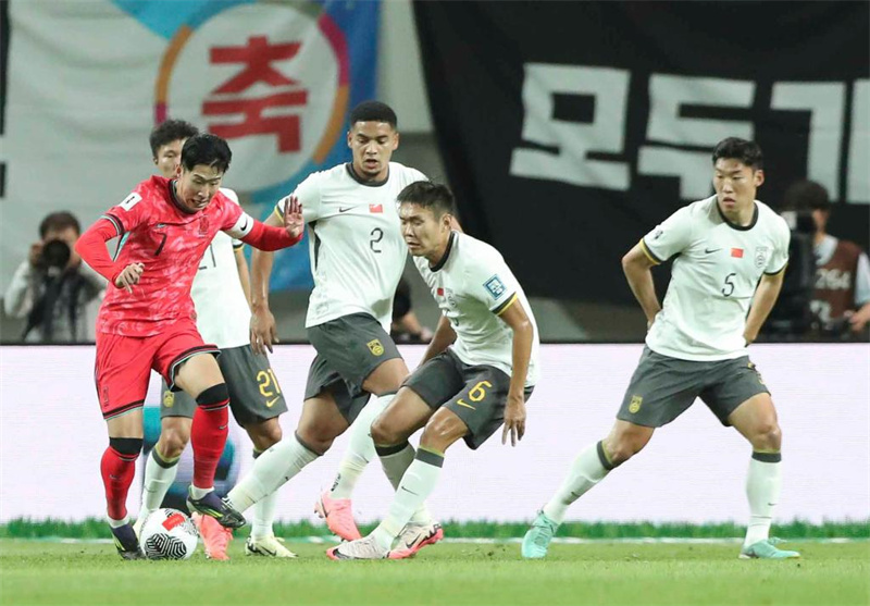 China avan?a nas eliminatórias asiáticas para a Copa do Mundo, apesar da derrota para a Coreia do Sul