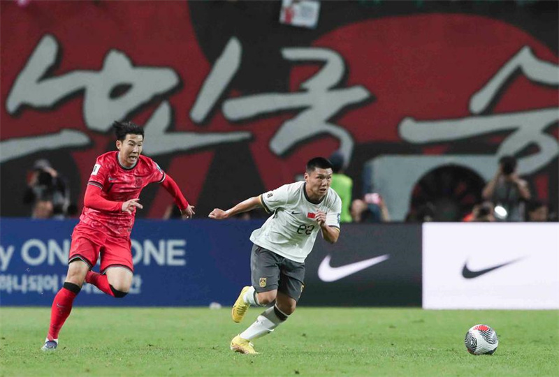 China avan?a nas eliminatórias asiáticas para a Copa do Mundo, apesar da derrota para a Coreia do Sul
