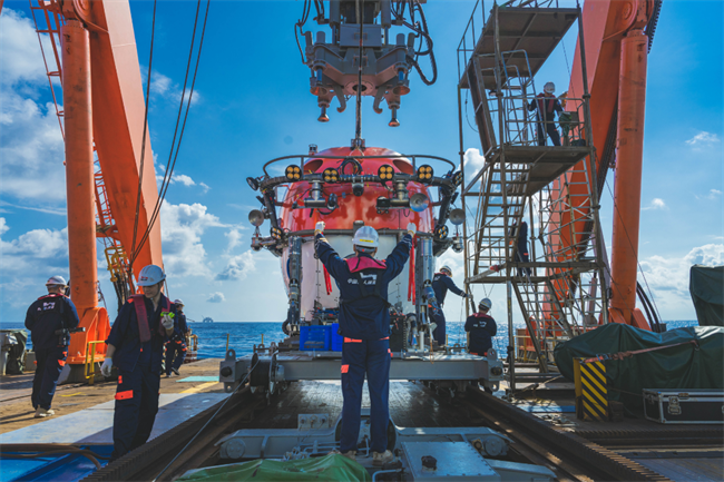 Mais de 900 pe?as de relíquias recuperadas de naufrágios no Mar do Sul da China