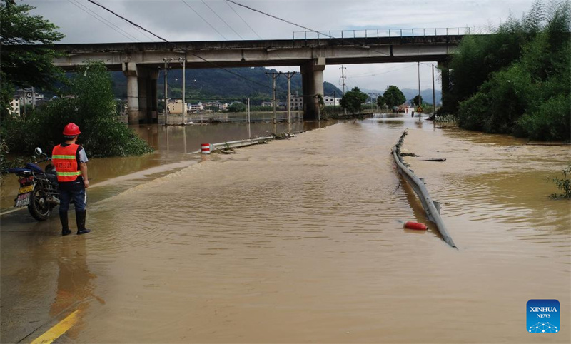 Chuvas torrenciais provocam evacua??es em Fujian, leste da China