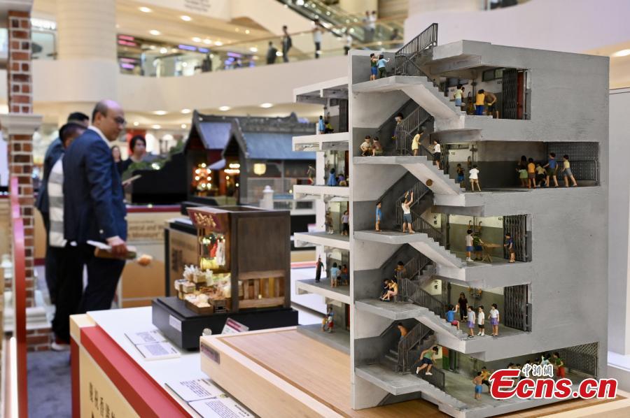 Exposi??o de arte em miniatura restaura estilo de vida do povo de Hong Kong