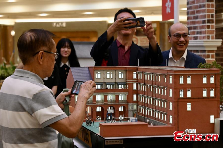 Exposi??o de arte em miniatura restaura estilo de vida do povo de Hong Kong