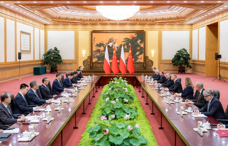 China está pronta para levar la?os com Pol?nia a patamar mais alto, diz Xi Jinping