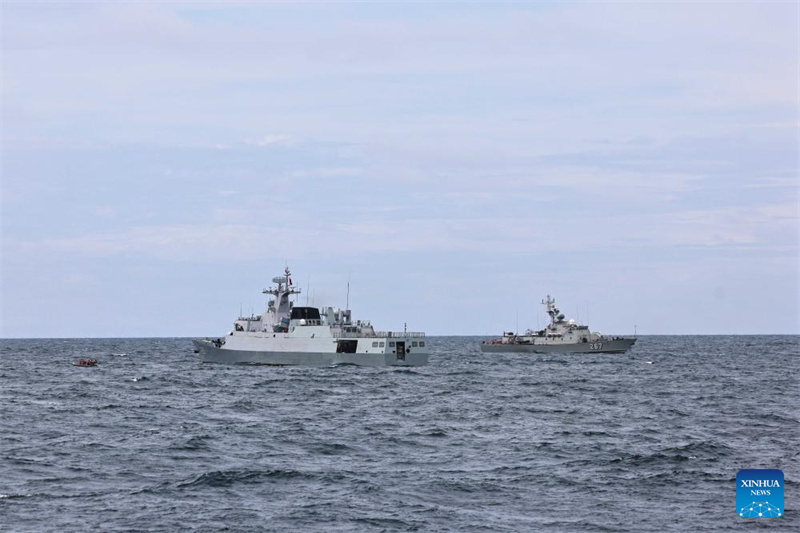 Marinhas chinesa e vietnamita concluem patrulha conjunta no Golfo de Beibu