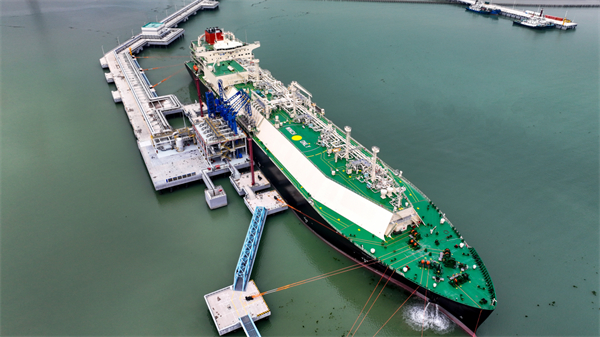 China conclui sua maior base de armazenamento de GNL