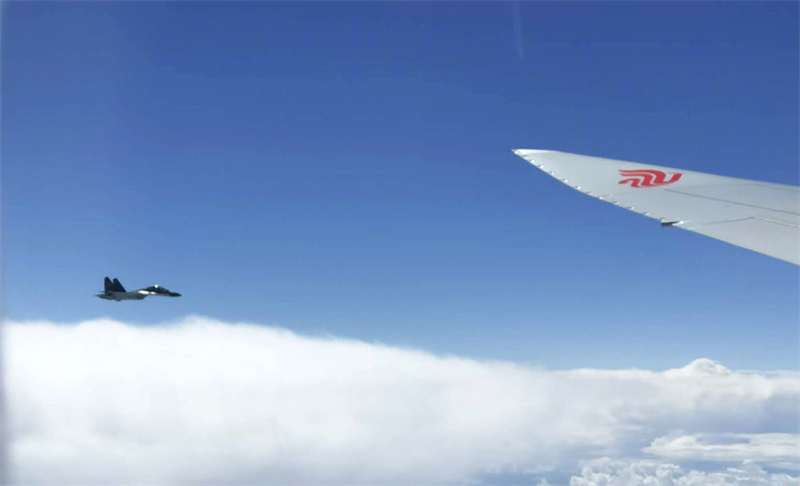 Xi Jinping chega ao Cazaquist?o para 24a reuni?o do Conselho de Chefes de Estado da OCS e visita de Estado