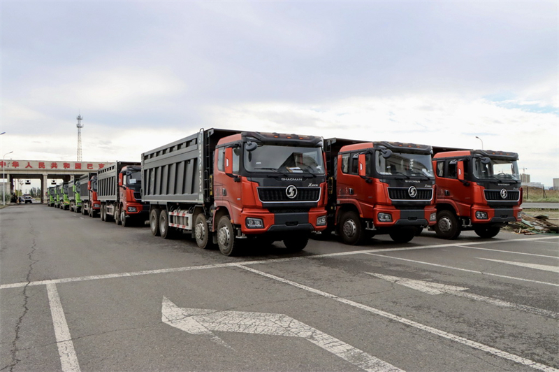 Tráfego de veículos de transporte na fronteira China-Cazaquist?o no porto de Baketu ultrapassa 30.000 viagens