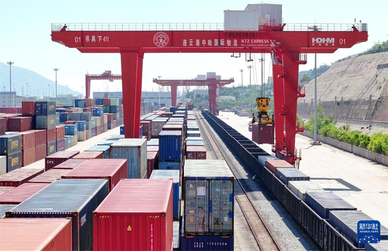 Base de coopera??o logística sino-cazaque aproxima Cazaquist?o do mar