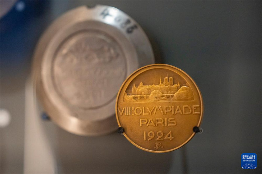 Paris realiza várias exposi??es temáticas para receber Olimpíadas