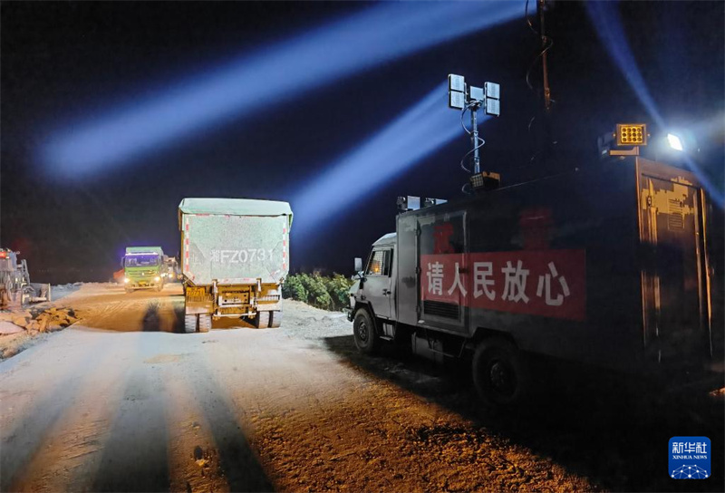 Hunan: mais de 700 oficiais e soldados do ELP foram mobilizados para realizar opera??o de resgate de inunda??es