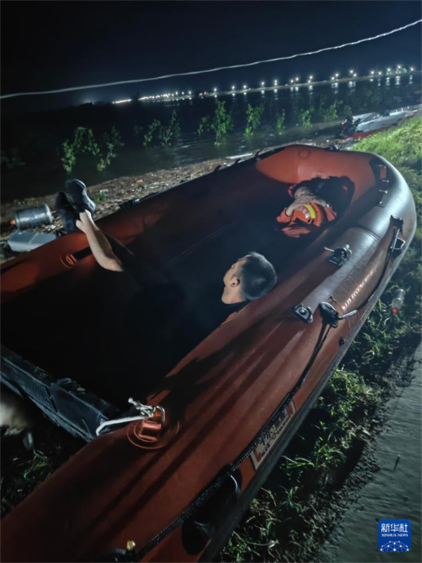 Hunan: mais de 700 oficiais e soldados do ELP foram mobilizados para realizar opera??o de resgate de inunda??es