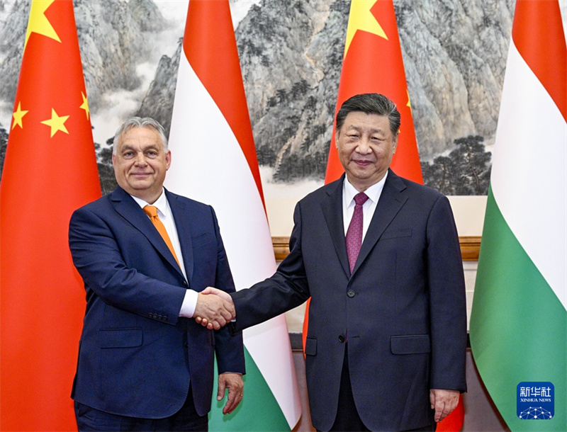 Xi Jinping e Orban trocam opini?es aprofundadas sobre crise na Ucrania