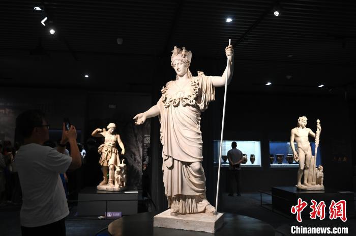 Mais de cem preciosas relíquias da Grécia antiga est?o em exibi??o no Museu de Anhui