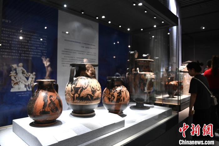 Mais de cem preciosas relíquias da Grécia antiga est?o em exibi??o no Museu de Anhui