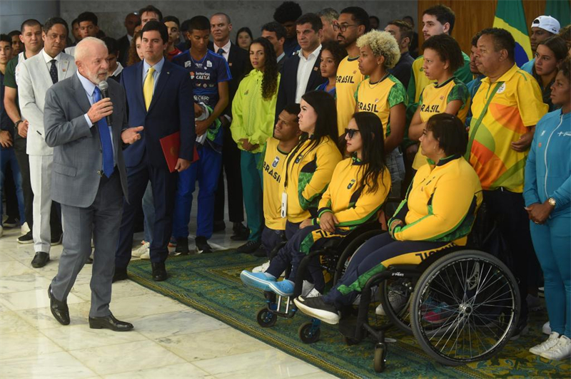 Lula recebe atletas que representar?o Brasil nas Olimpíadas de Paris