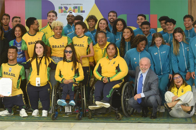 Lula recebe atletas que representar?o Brasil nas Olimpíadas de Paris