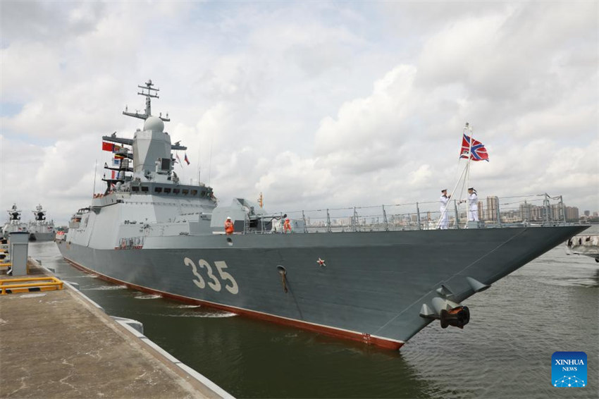 China e Rússia iniciam exercício naval conjunto