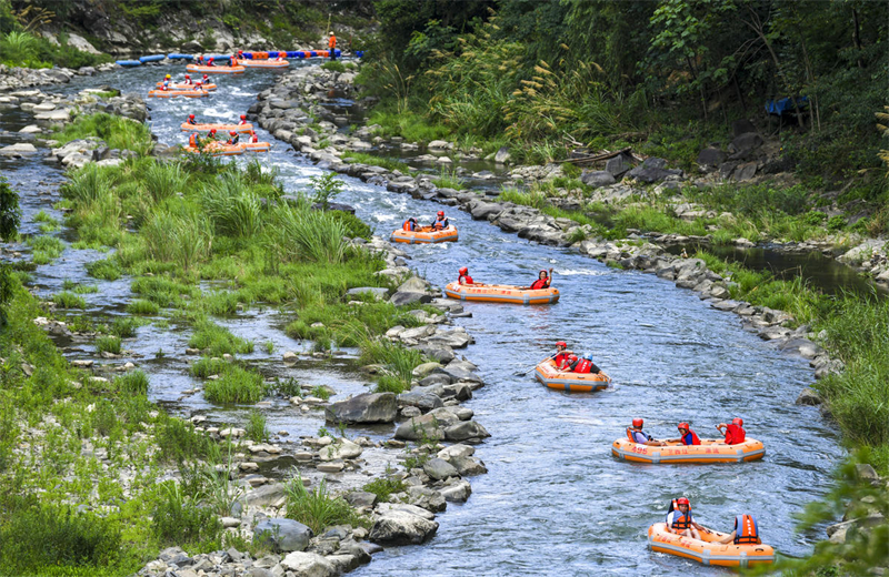 Hunan, centro da China, inicia esta??o turística de ver?o