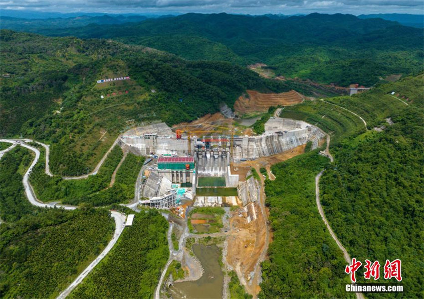 Hainan: Barragem principal do projeto Maiwan de conserva??o de água no rio Nandujiang é concluída