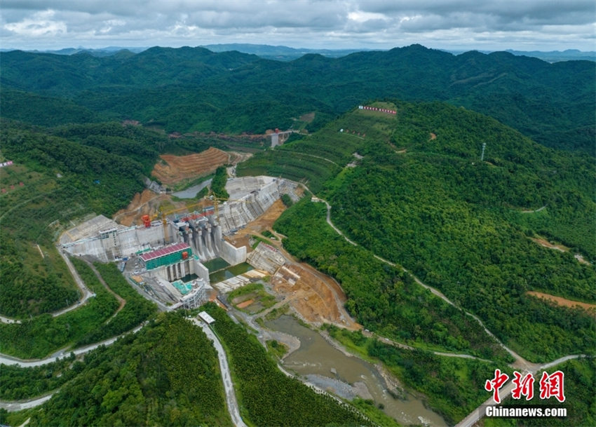 Hainan: Barragem principal do projeto Maiwan de conserva??o de água no rio Nandujiang é concluída