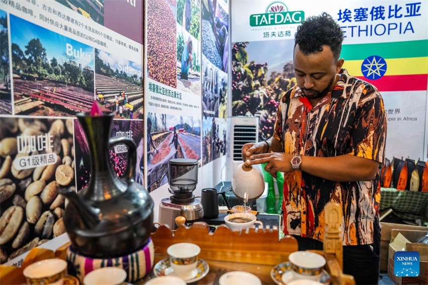 Galeria: pavilh?o da indústria do café na 8a Expo China-Sudeste Asiático