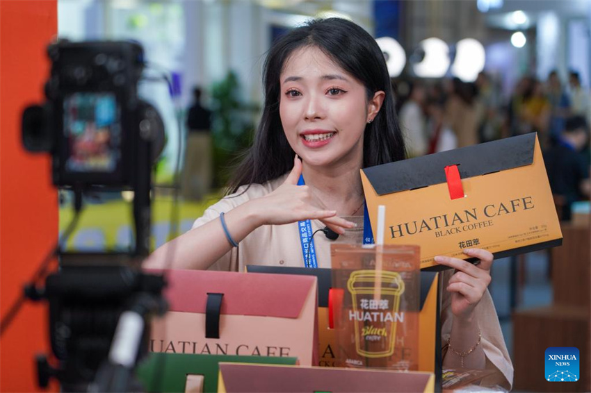 Galeria: pavilh?o da indústria do café na 8a Expo China-Sudeste Asiático