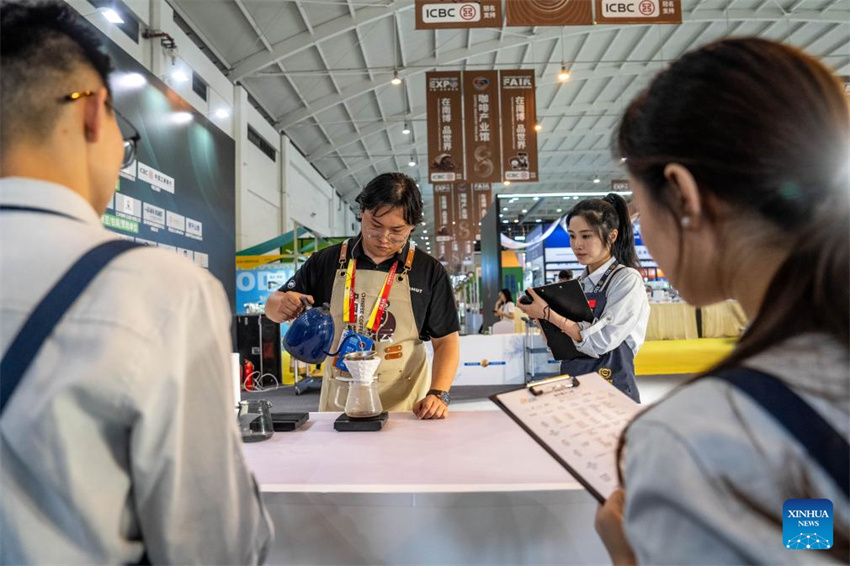 Galeria: pavilh?o da indústria do café na 8a Expo China-Sudeste Asiático
