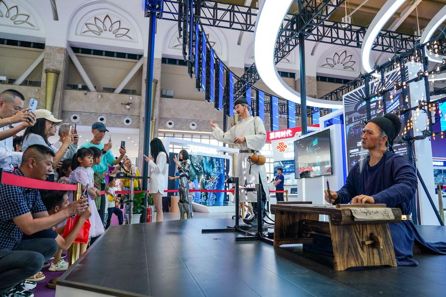 Tecnologias de ponta s?o apresentadas na 8a Exposi??o China-Sul da ásia