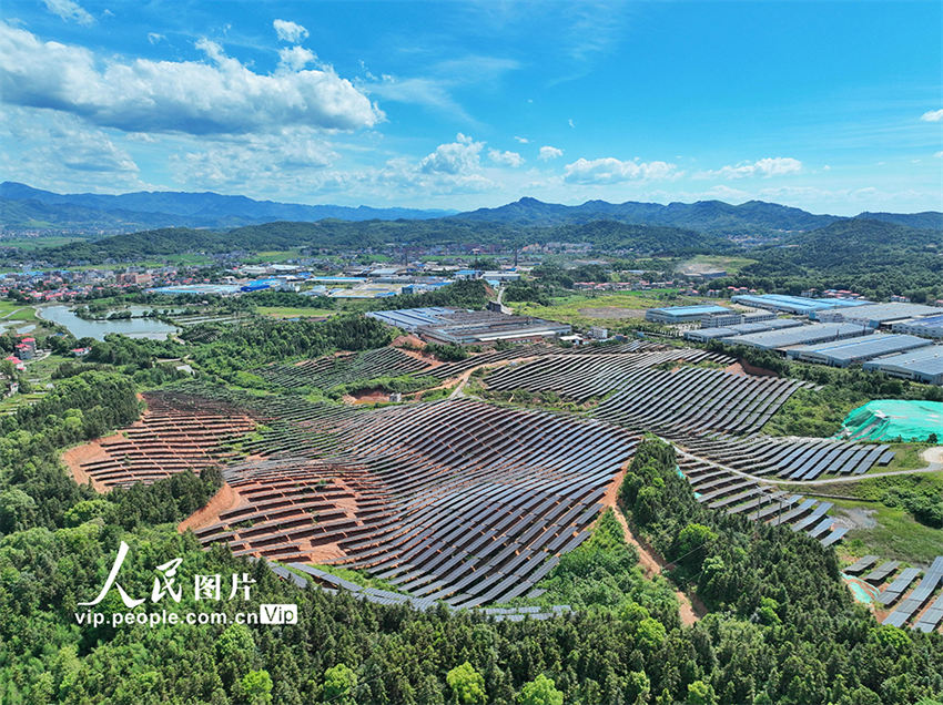 Gera??o de energia fotovoltaica promove revitaliza??o rural em Jiangxi
