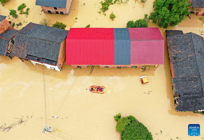 Hunan: autoridades de prote??o civil sem m?o a medir em resposta a vaga de inunda??es