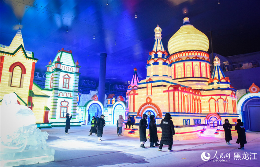 Galeria: chineses fogem do calor rumo à 