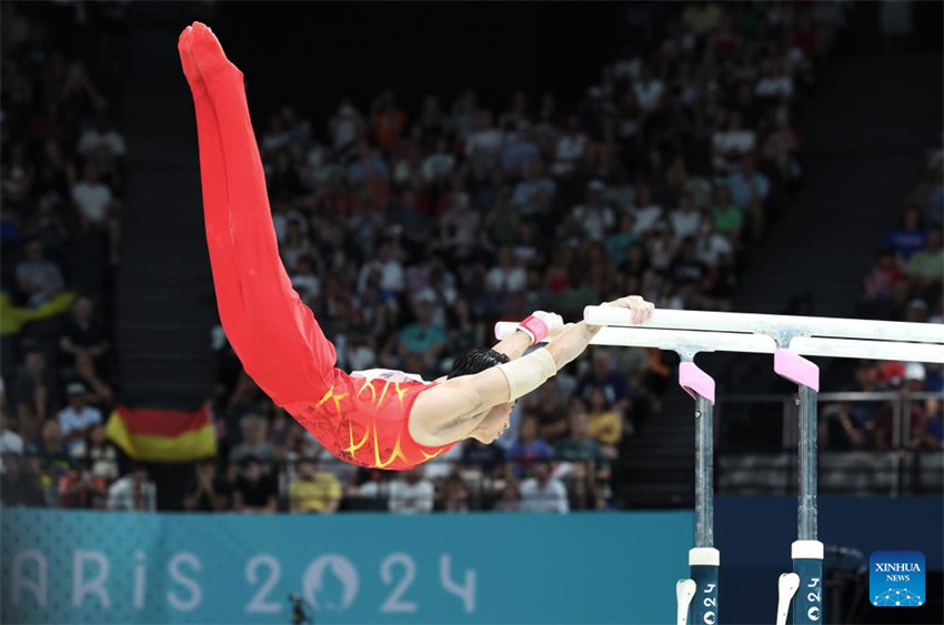 Pairs 2024: Zou Jingyuan é bicampe?o olímpico nas barras paralelas da ginástica artística