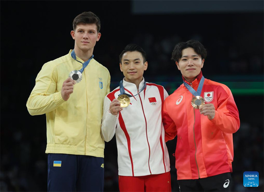 Pairs 2024: Zou Jingyuan é bicampe?o olímpico nas barras paralelas da ginástica artística