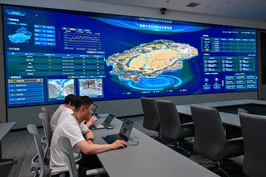 Xinjiang toma medidas de controle de inunda??es do rio Tarim